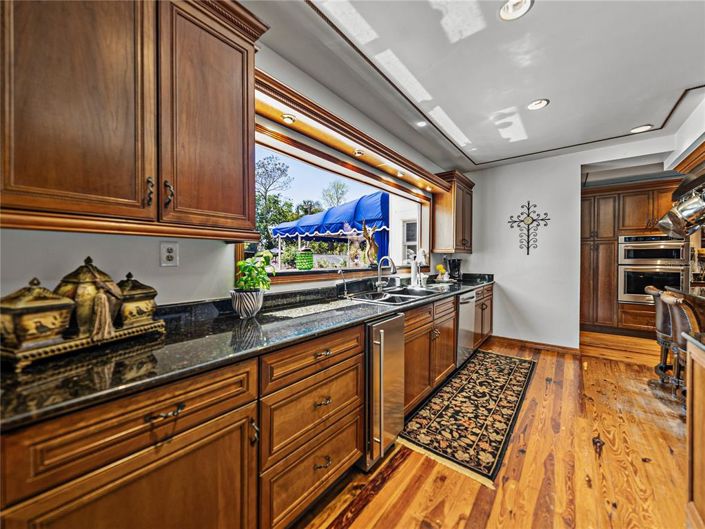 Image No.18-5 Bed Property for sale