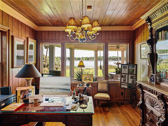 Image No.22-5 Bed Property for sale