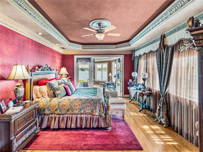 Image No.26-5 Bed Property for sale