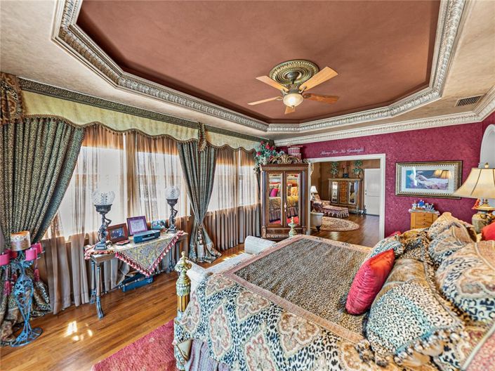 Image No.27-5 Bed Property for sale