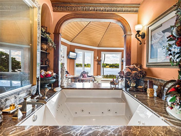 Image No.31-5 Bed Property for sale