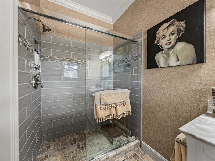 Image No.36-5 Bed Property for sale