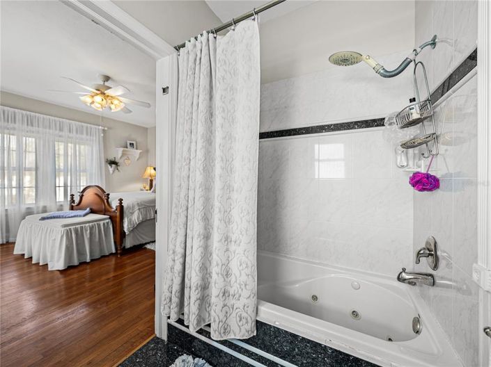 Image No.41-5 Bed Property for sale