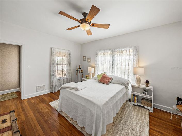 Image No.42-5 Bed Property for sale