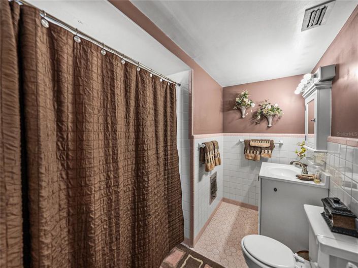 Image No.46-5 Bed Property for sale