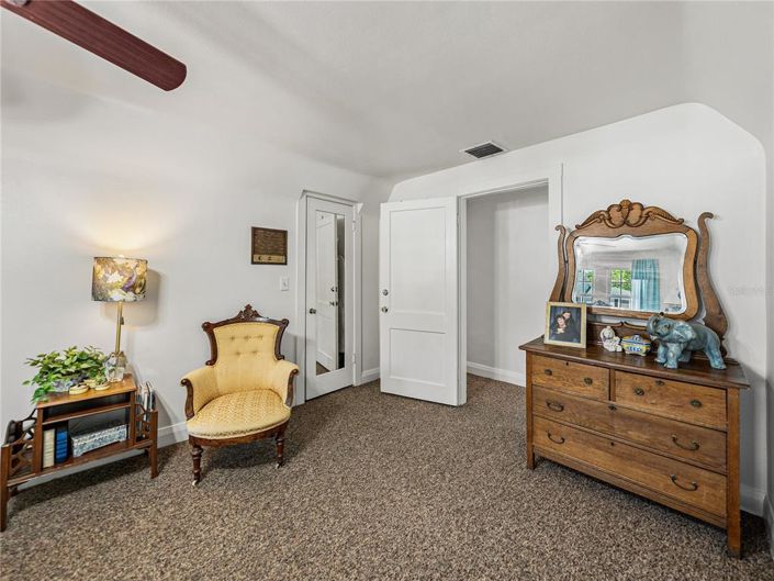 Image No.50-5 Bed Property for sale