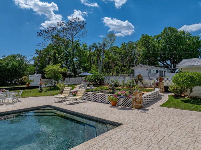 Image No.61-5 Bed Property for sale