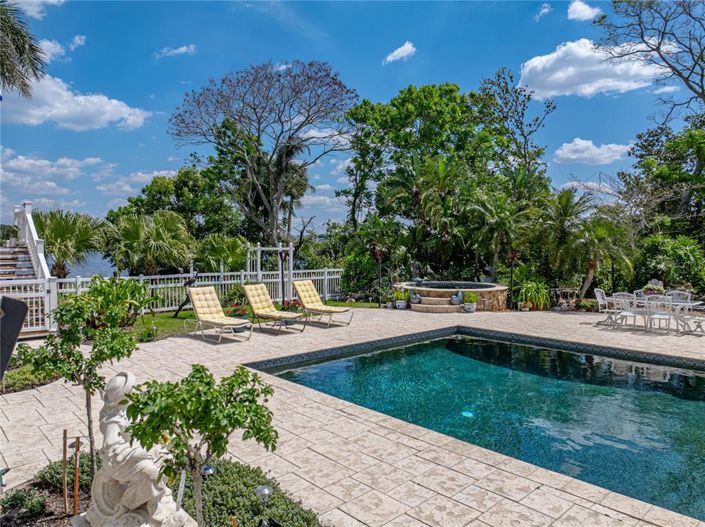 Image No.63-5 Bed Property for sale