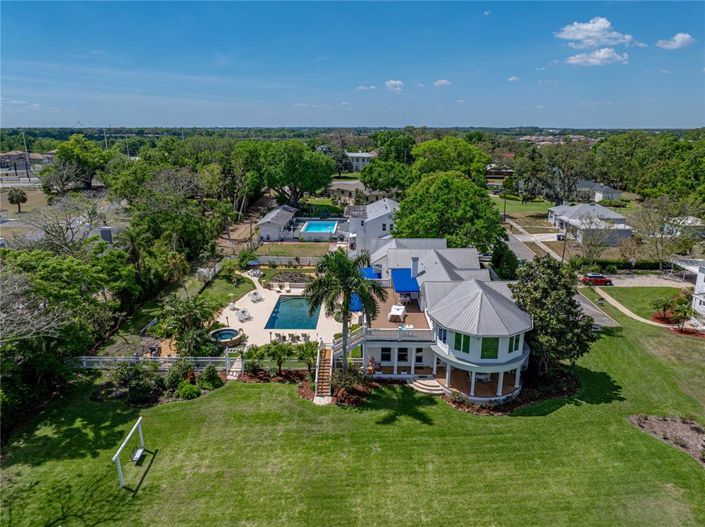 Image No.70-5 Bed Property for sale