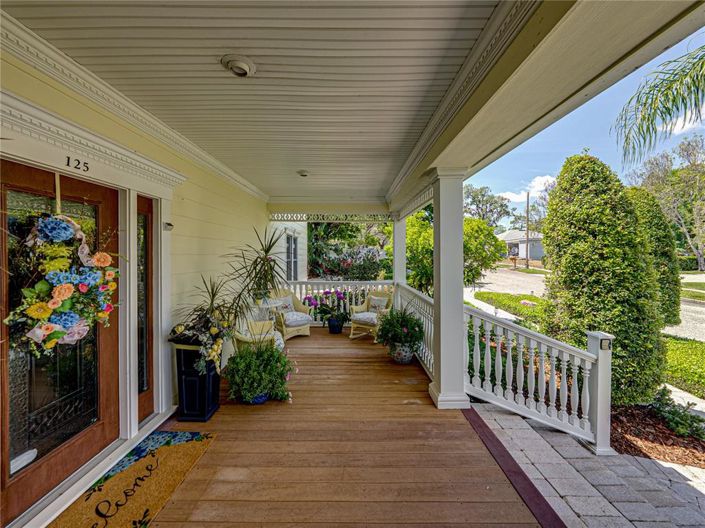 Image No.87-5 Bed Property for sale