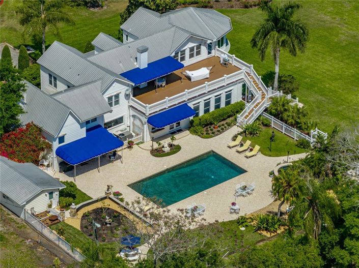 Image No.98-5 Bed Property for sale