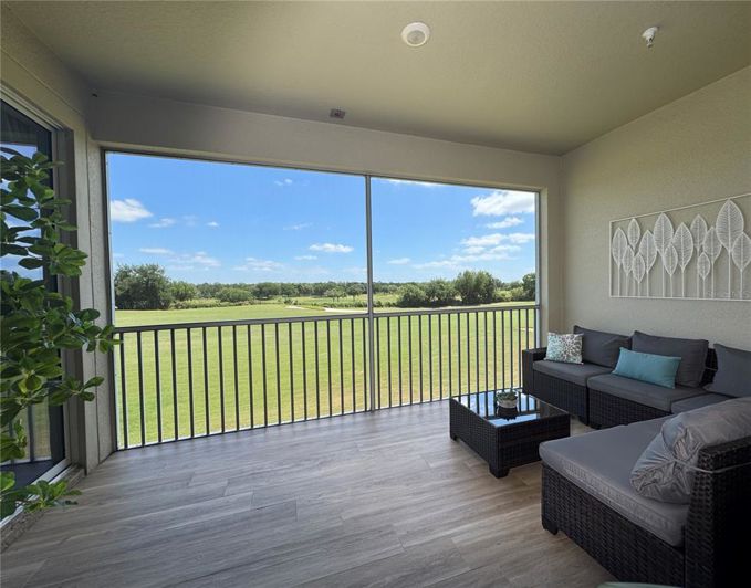 Image No.26-3 Bed Townhouse for sale