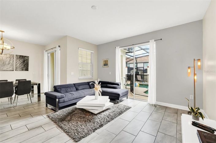 Image No.16-4 Bed Townhouse for sale