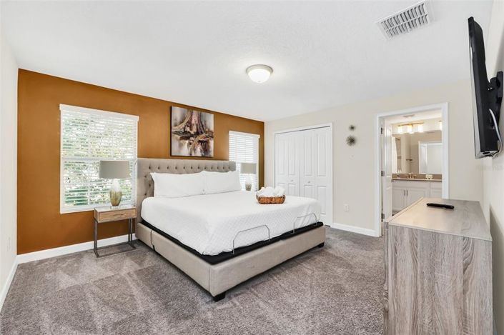 Image No.18-4 Bed Townhouse for sale