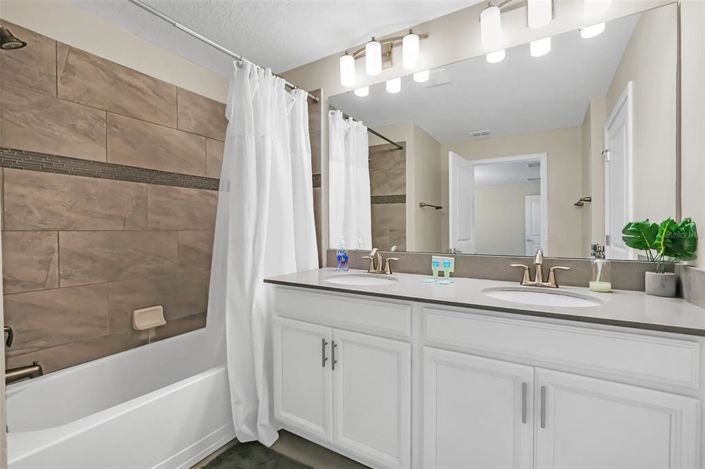 Image No.19-4 Bed Townhouse for sale