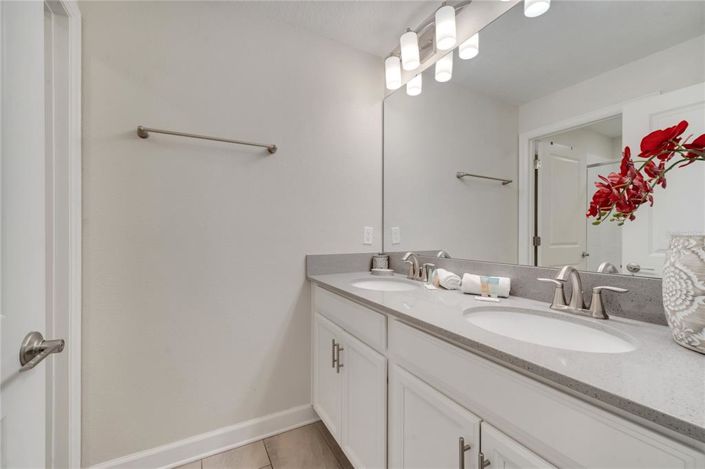 Image No.42-4 Bed Townhouse for sale