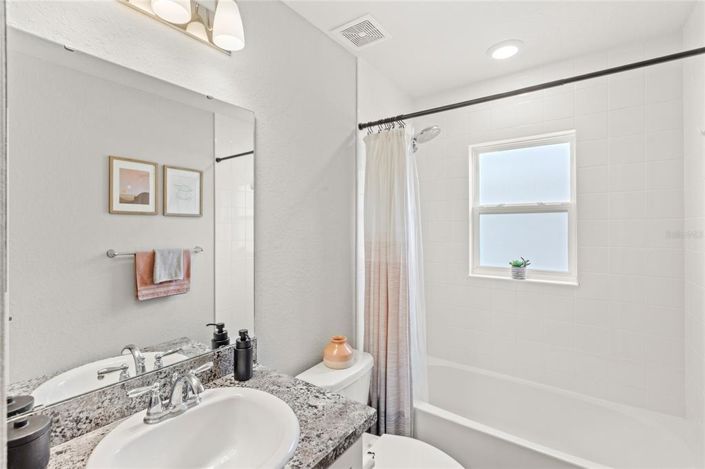 Image No.21-3 Bed Property for sale