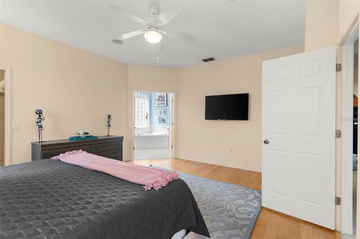 Image No.15-4 Bed Property for sale