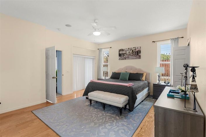 Image No.16-4 Bed Property for sale