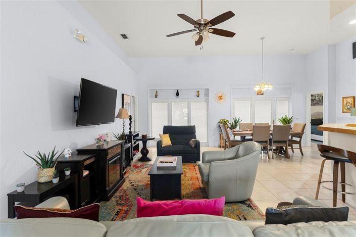 Image No.5-4 Bed Property for sale