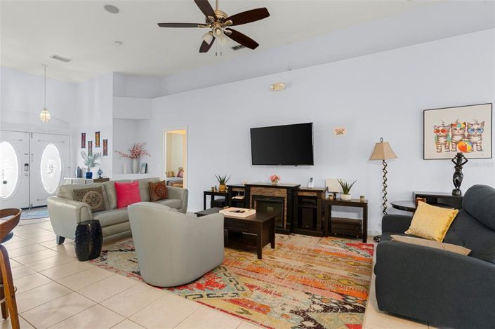 Image No.6-4 Bed Property for sale