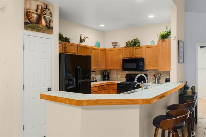 Image No.9-4 Bed Property for sale