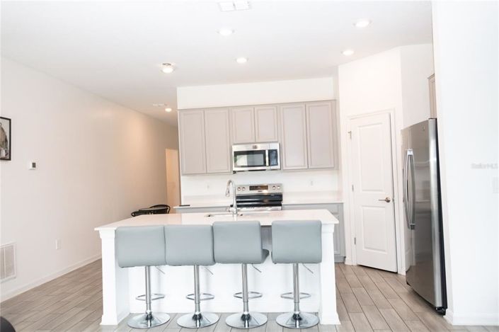 Image No.20-3 Bed Property for sale