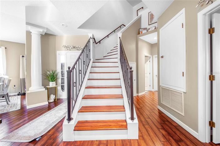 Image No.30-5 Bed Property for sale