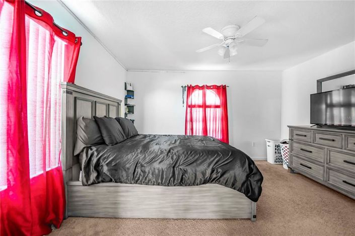 Image No.40-5 Bed Property for sale