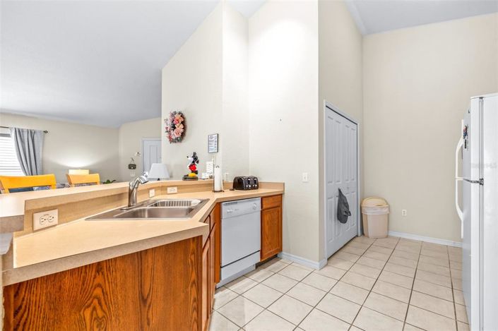 Image No.10-4 Bed Property for sale