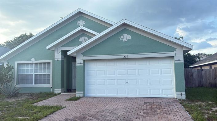 Image No.1-4 Bed Property for sale