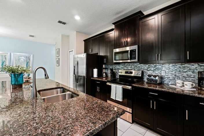 Image No.14-4 Bed Townhouse for sale