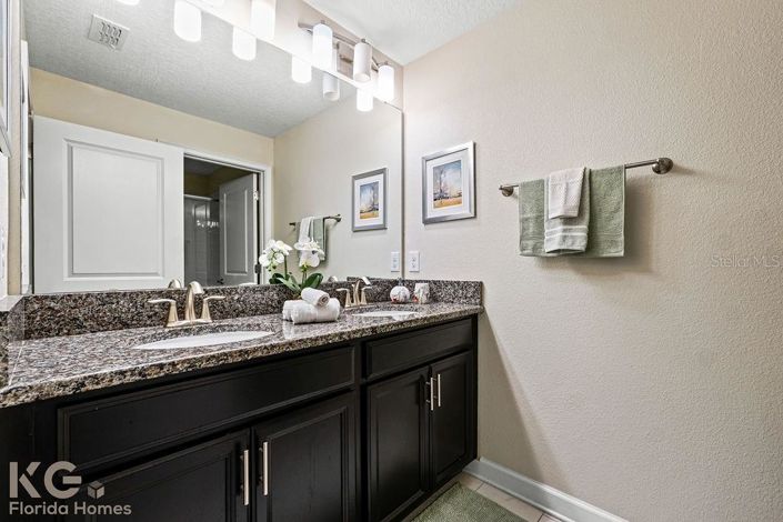 Image No.28-4 Bed Townhouse for sale