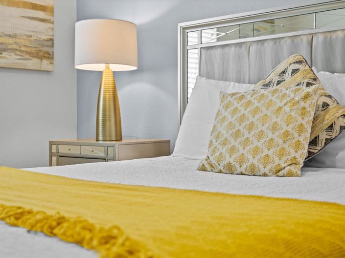 Image No.12-7 Bed Property for sale