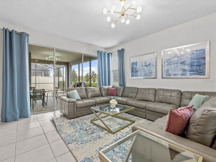 Image No.34-7 Bed Property for sale