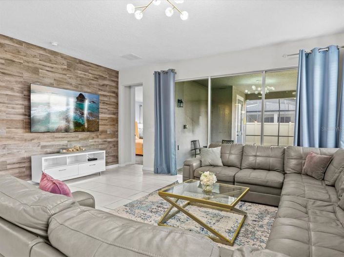 Image No.36-7 Bed Property for sale