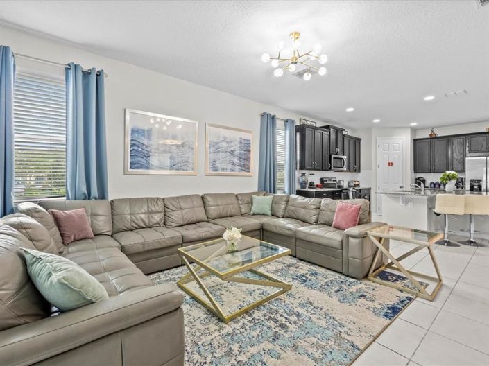 Image No.38-7 Bed Property for sale