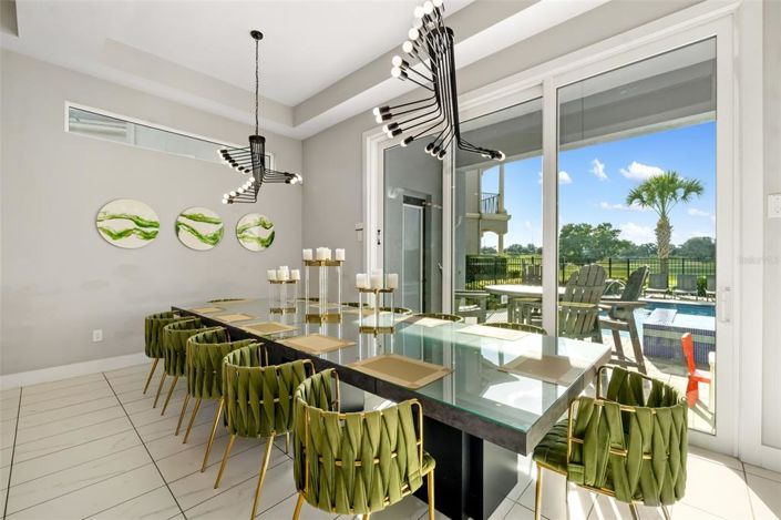 Image No.14-10 Bed Property for sale