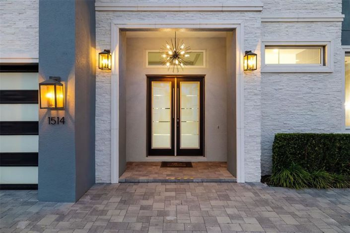 Image No.2-10 Bed Property for sale