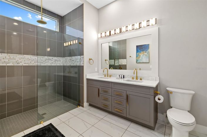 Image No.23-10 Bed Property for sale