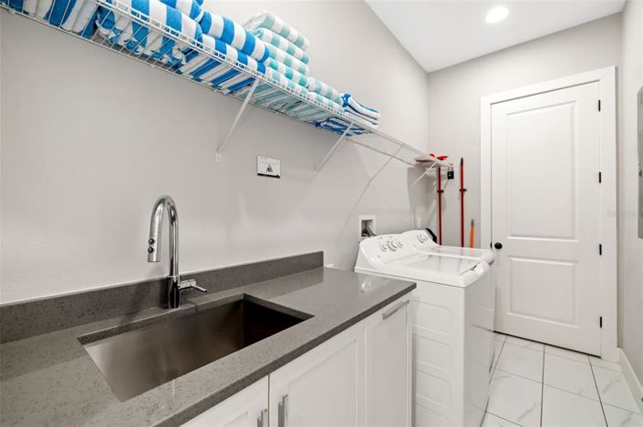 Image No.26-10 Bed Property for sale