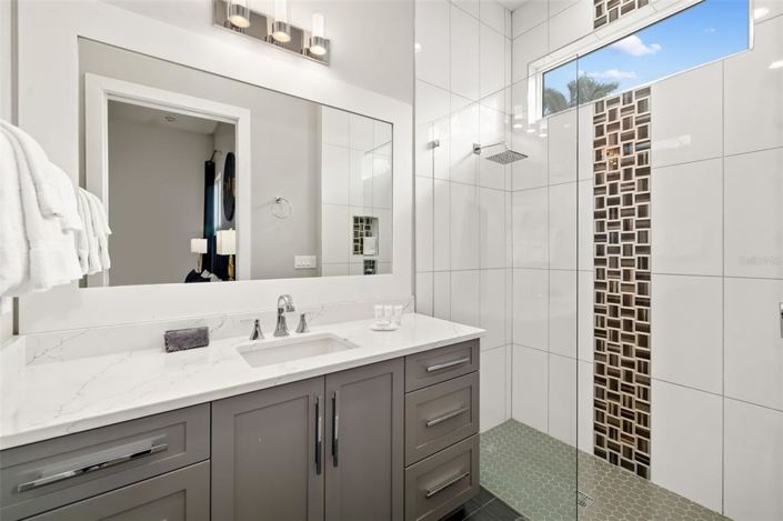 Image No.29-10 Bed Property for sale