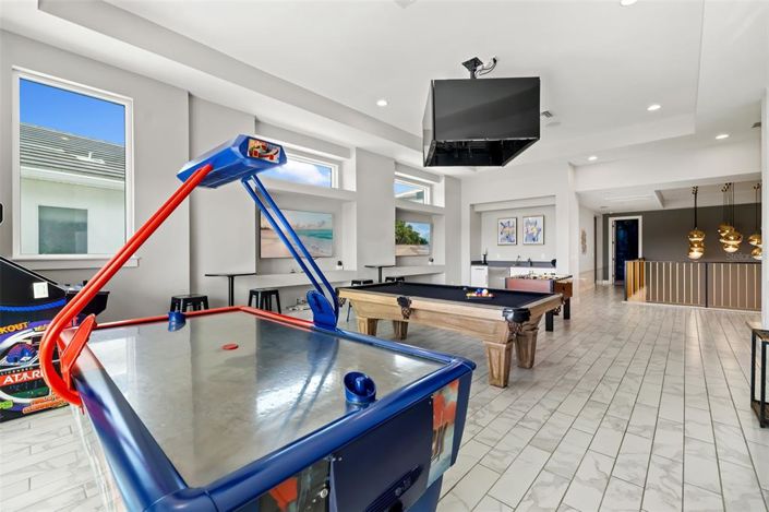 Image No.32-10 Bed Property for sale