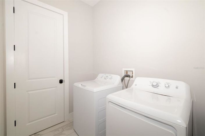 Image No.48-10 Bed Property for sale