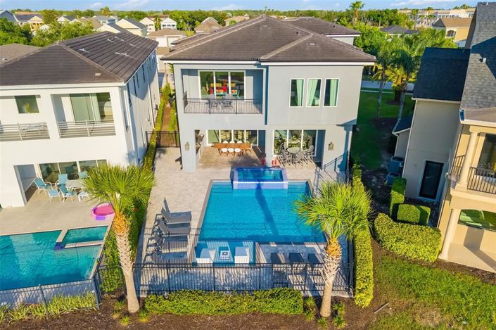 Image No.5-10 Bed Property for sale