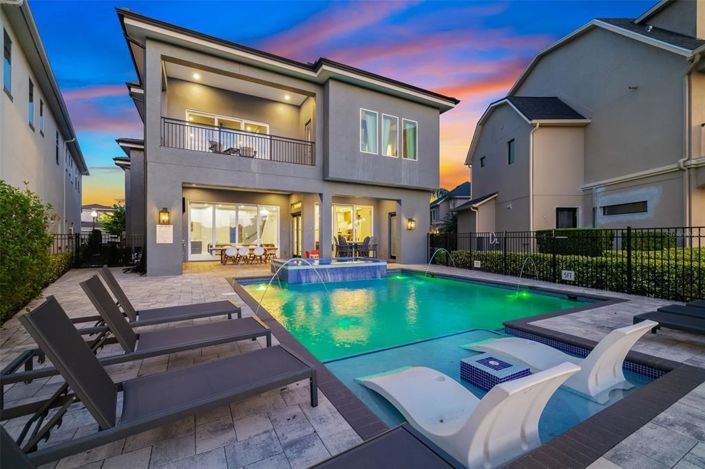 Image No.62-10 Bed Property for sale