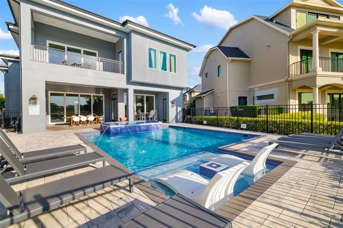 Image No.65-10 Bed Property for sale