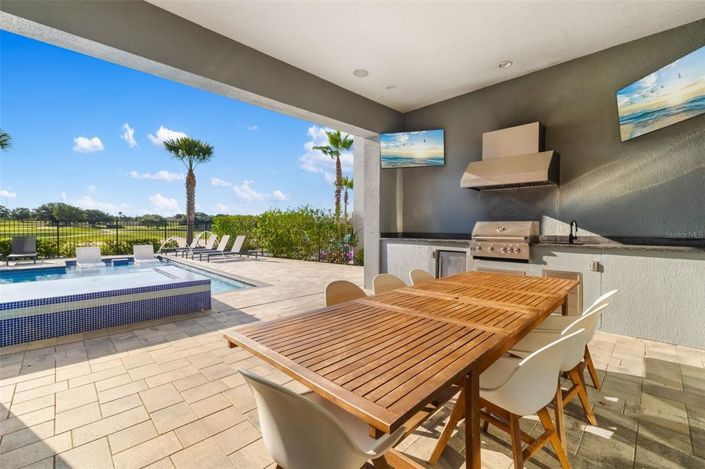 Image No.69-10 Bed Property for sale