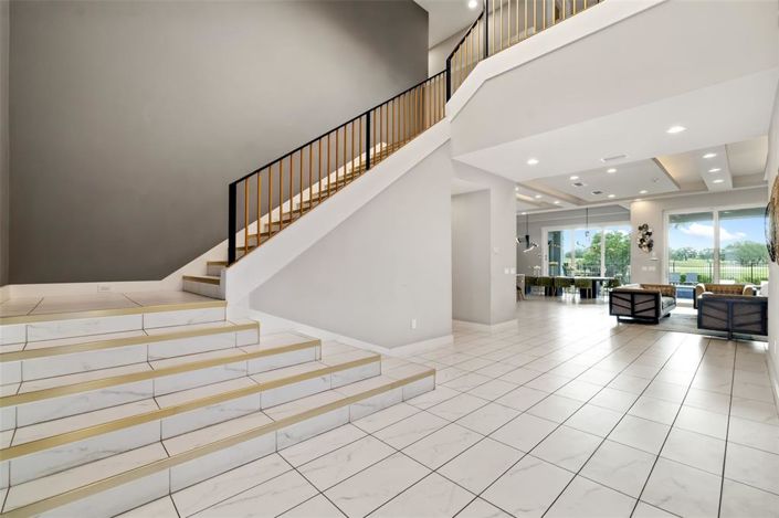 Image No.7-10 Bed Property for sale