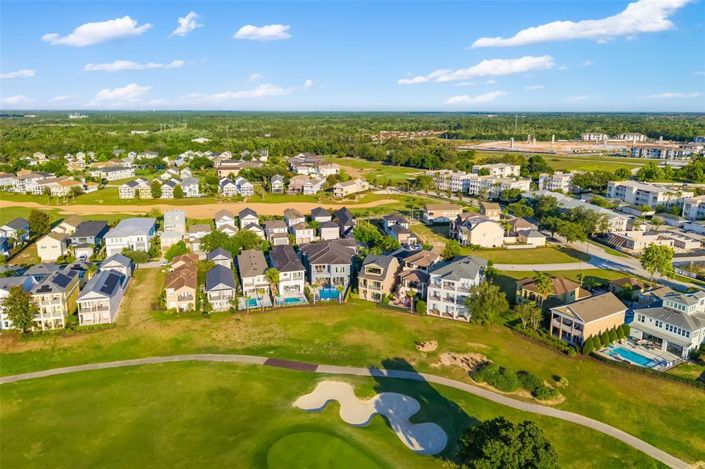 Image No.72-10 Bed Property for sale